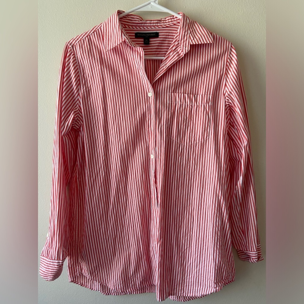 BANANA REPUBLIC WOMEN’S BUTTON DOWN STRIP SHIRT SIZE: XS